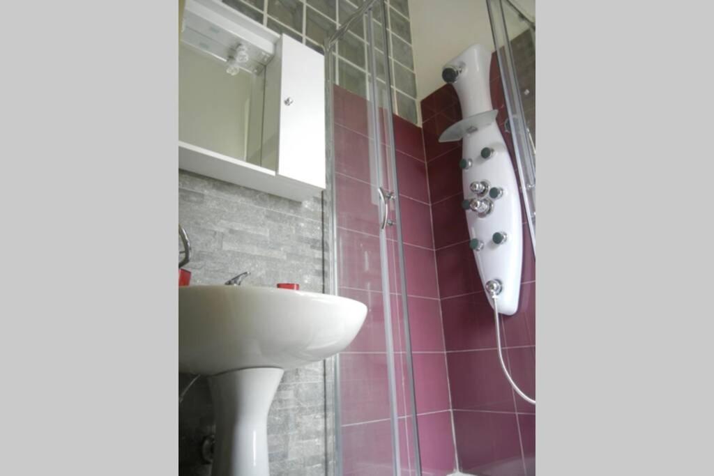 "Little Sicilian Home"-Room With A Private Bathroom & Kitchen -Fridge - And Shared A Beautiful Terrace On Hostel Taormina Center Exteriör bild