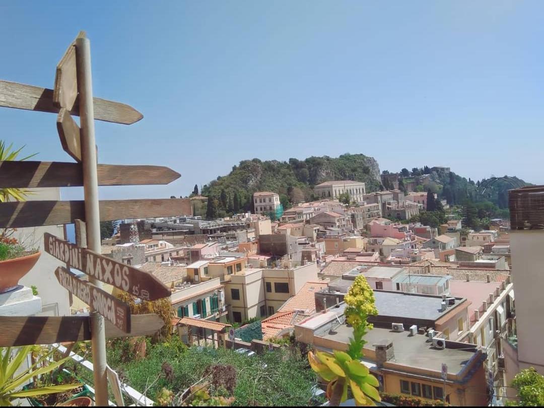 "Little Sicilian Home"-Room With A Private Bathroom & Kitchen -Fridge - And Shared A Beautiful Terrace On Hostel Taormina Center Exteriör bild
